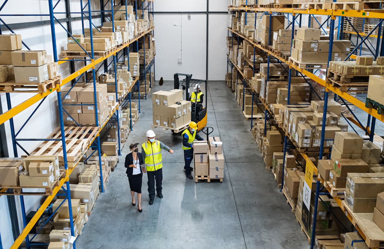Almacen utilizando cajas de cartón corrugado PREMCO